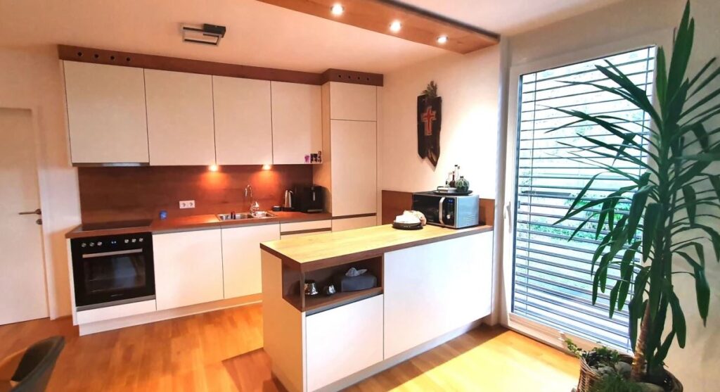Traumimmobilie unter 300.000 € - Hochwertige 2-Zimmer-Wohnung mit Garten - Küche