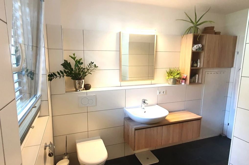 Hochwertige 2-Zimmer-Wohnung mit Garten - Badezimmer